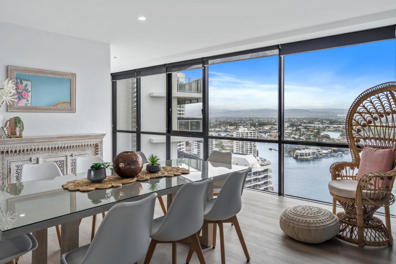 Circle On Cavill Contemporary Luxury And Spacious Three Bedroom * Gold Coast
