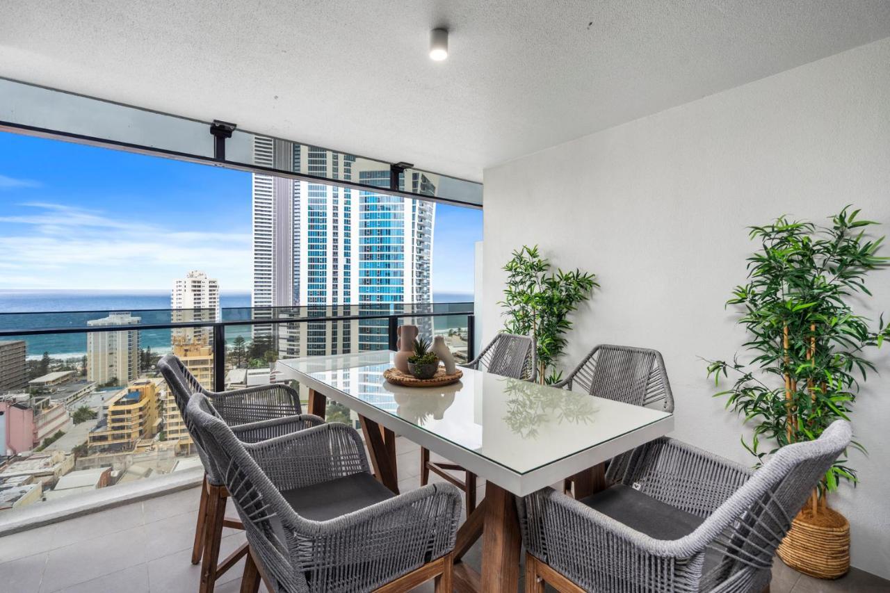 Apartment Circle On Cavill Contemporary Luxury And Spacious Three Bedroom