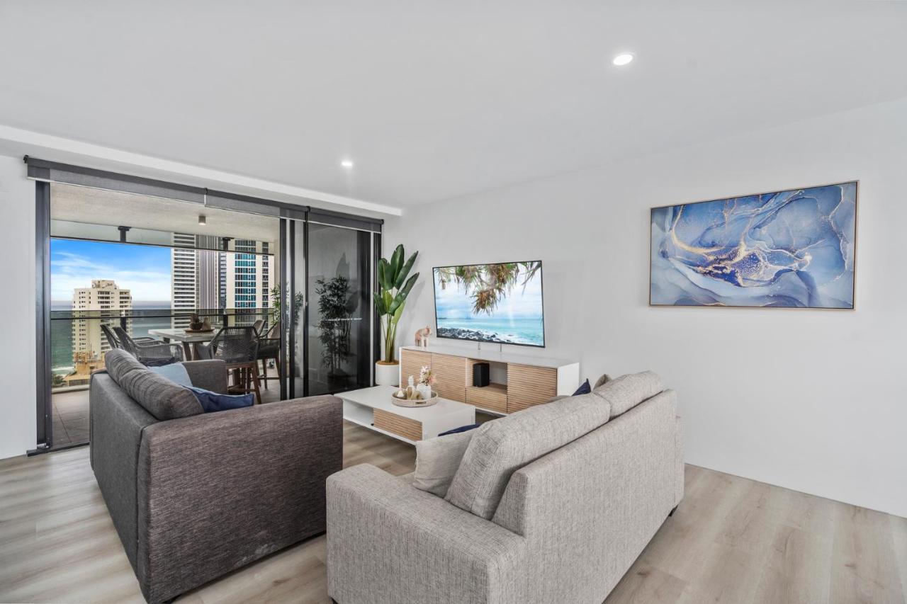 Circle On Cavill Contemporary Luxury And Spacious Three Bedroom Apartment Gold Coast