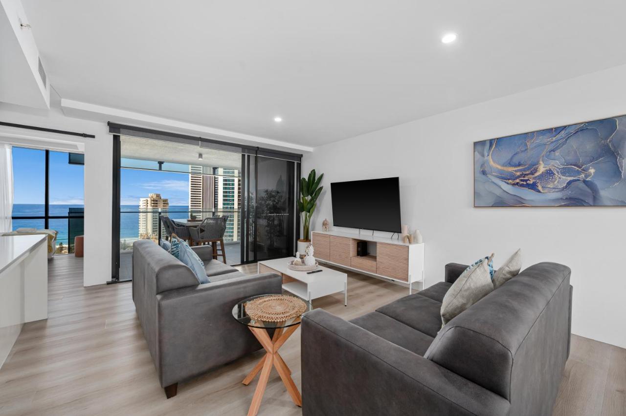 Circle On Cavill Contemporary Luxury And Spacious Three Bedroom Apartment *