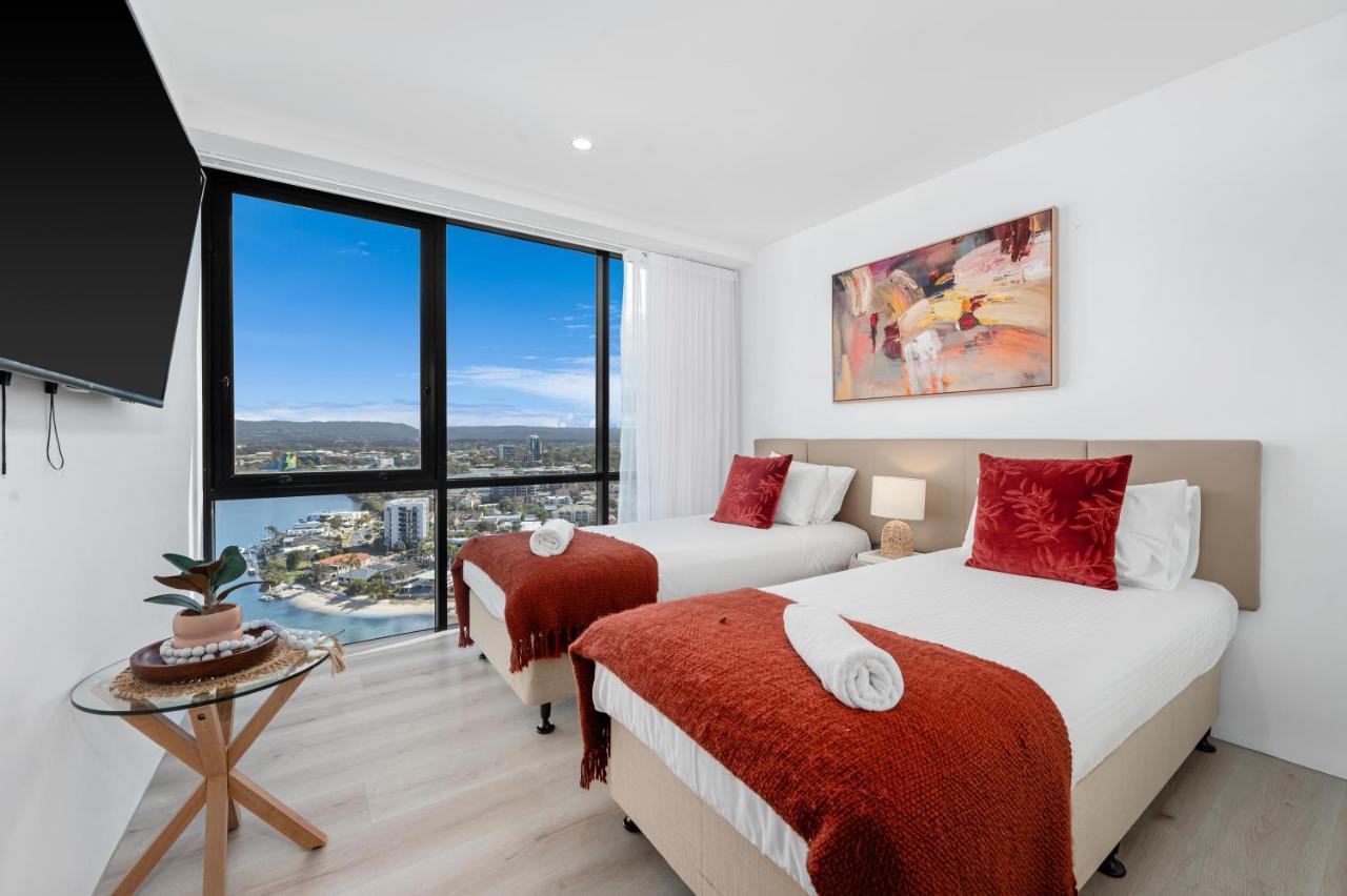 Apartment Circle On Cavill Contemporary Luxury And Spacious Three Bedroom *