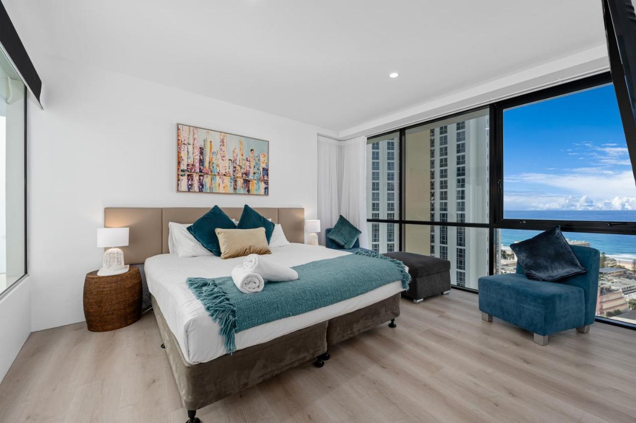 Circle On Cavill Contemporary Luxury And Spacious Three Bedroom *