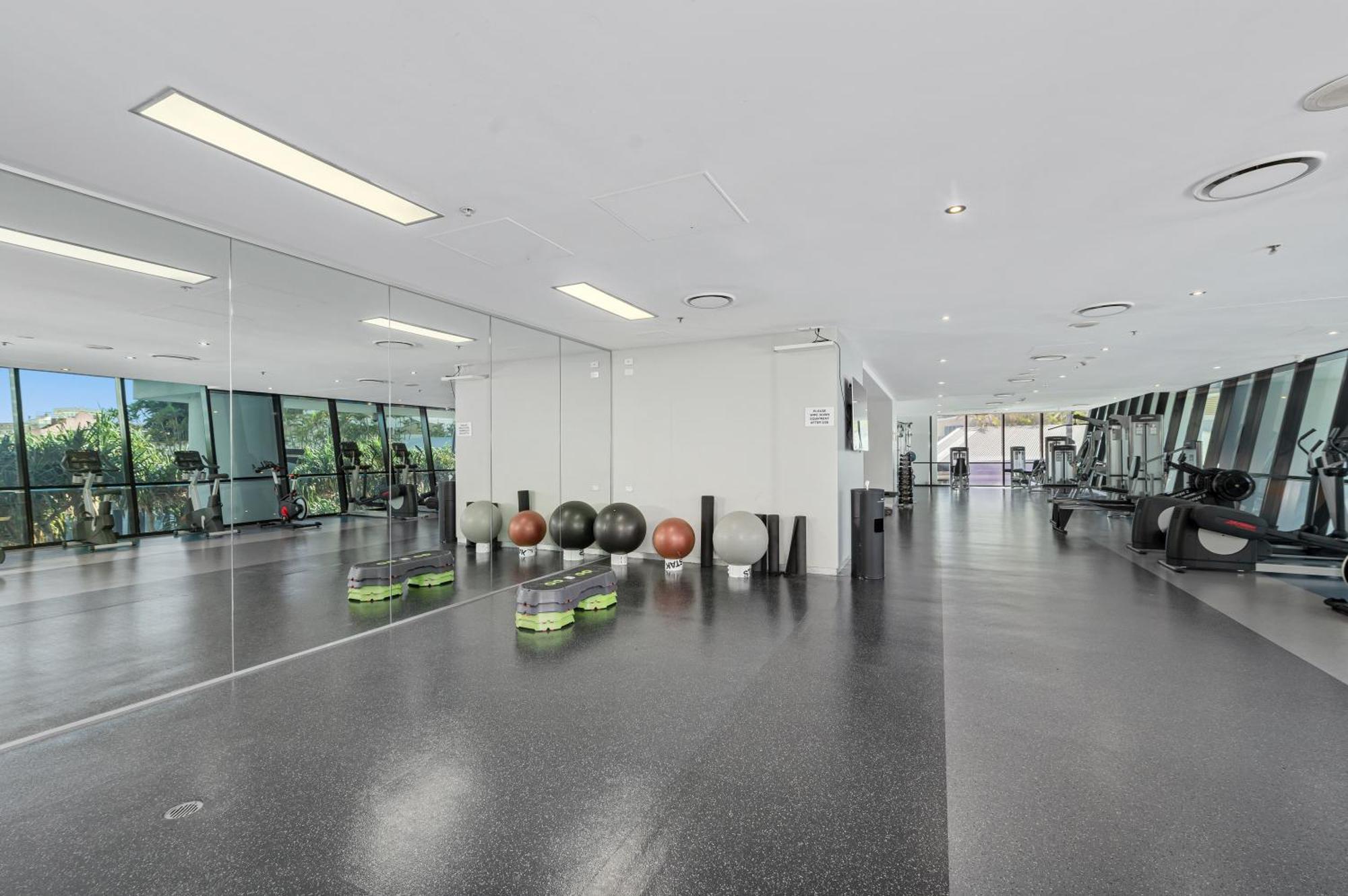 Apartment Circle On Cavill Contemporary Luxury And Spacious Three Bedroom