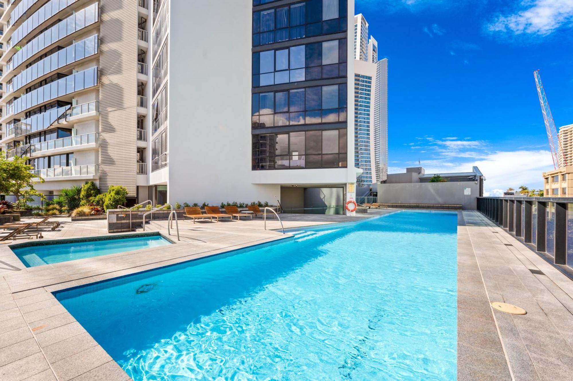 Circle On Cavill Contemporary Luxury And Spacious Three Bedroom Gold Coast